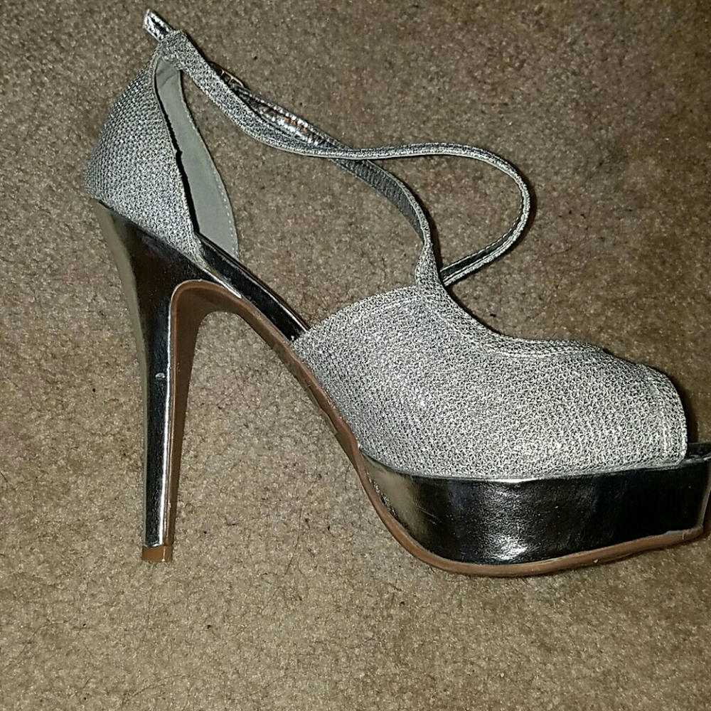 Silver sparkly platform heels - Picture 3 of 5